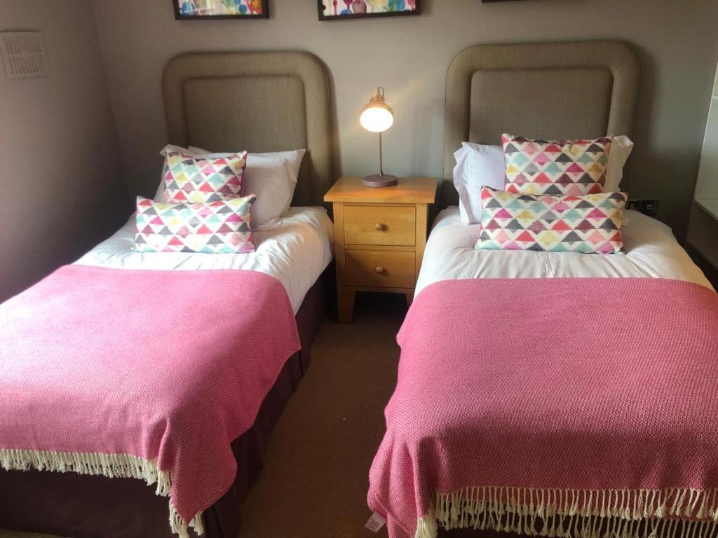 켄마어 Cromwells Court 빌라 외부 사진